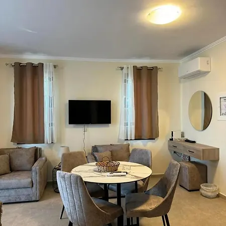 Zena Apartment